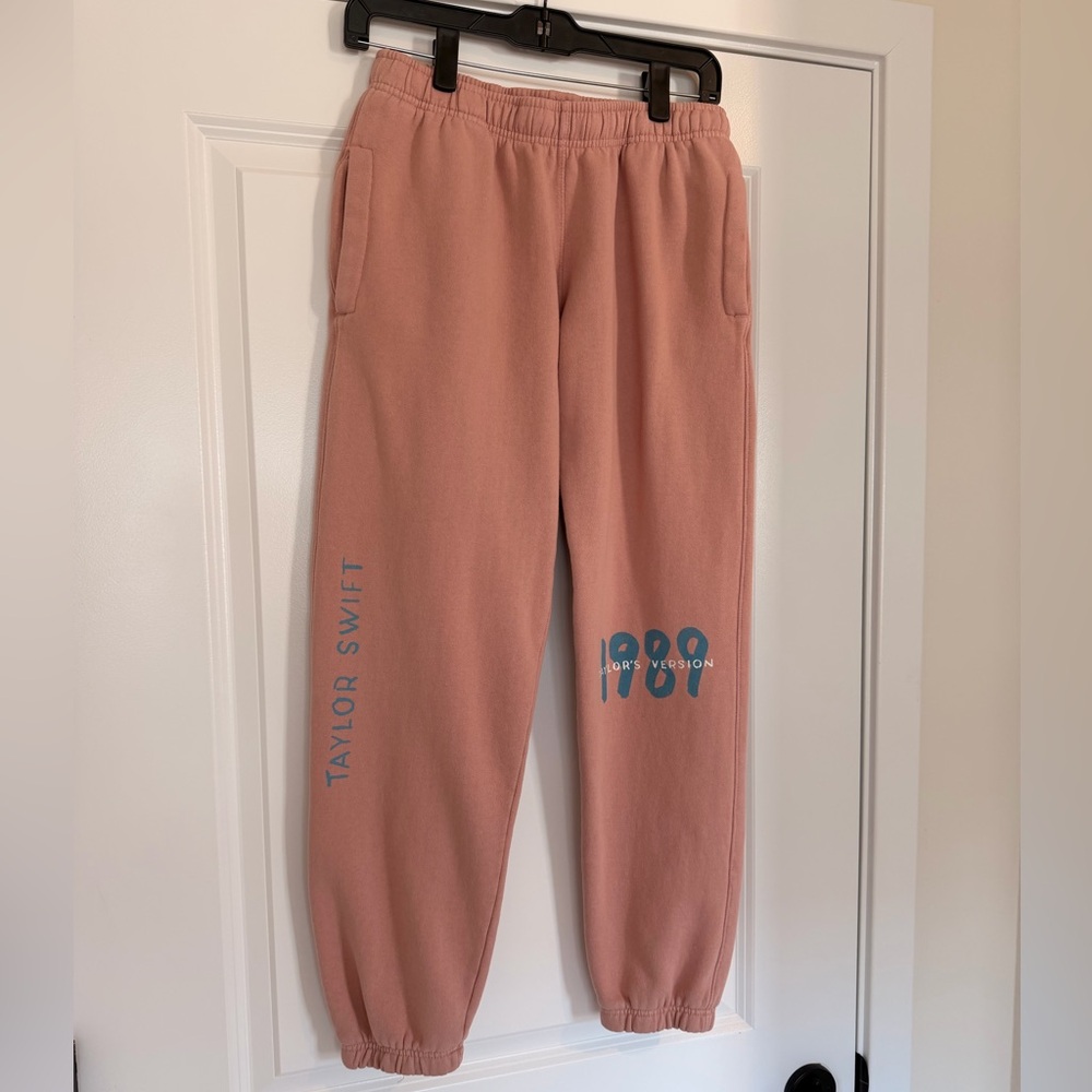 OFFICIAL Taylor Swift 1989 (Taylor’s Version) Pink Sweatpants (Size Small)